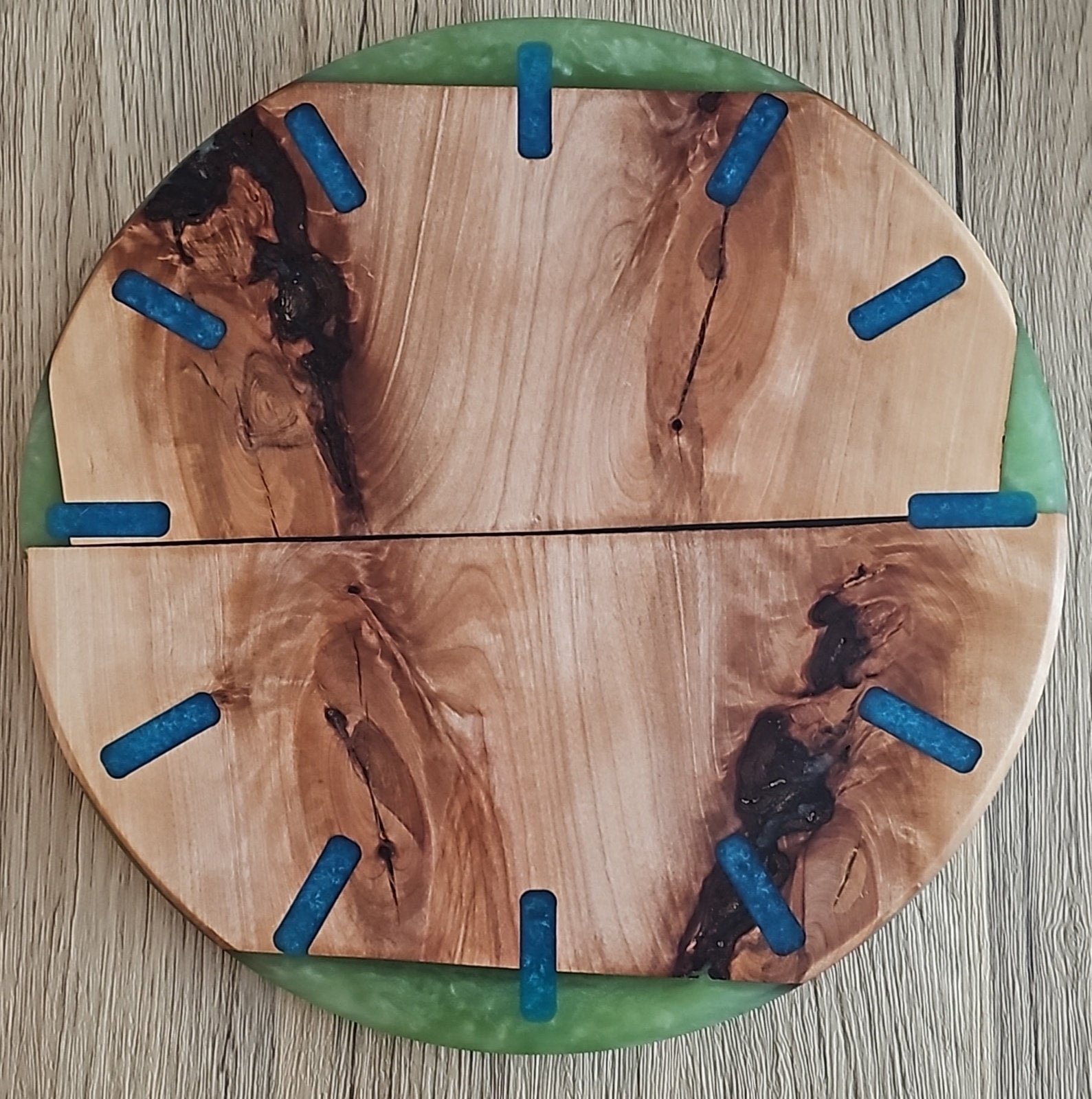 Sycamore Wood with Jade Epoxy Round Cutting Board Clock