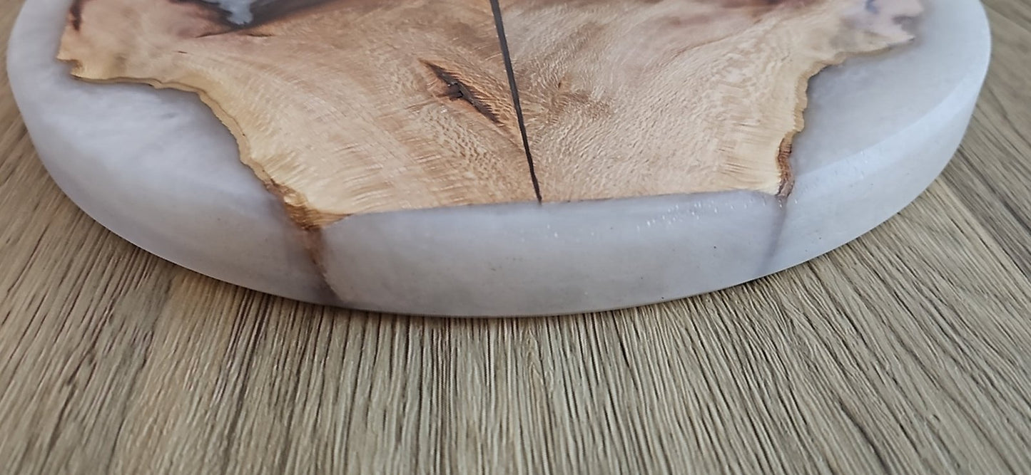 Sycamore Wood with Pearl Epoxy Round Cutting Board