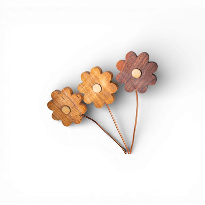 Natural grain wooden daisy flowers with scalloped petals and copper wires